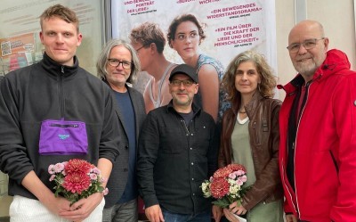 Oktober 2024 Premiere IN LIEBE, EURE HILDE mit Drehbuchautorin Laila Stieler, Hauptdarsteller Johannes Hegemann (li.) und Co-Produzent Andreas Leusink (re.)