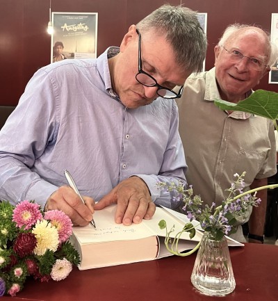 2025-21.8. Premiere OSTPREUSSEN mit Regisseur Hermann Pölking (li.) und Ernst Hirsch (re.)
